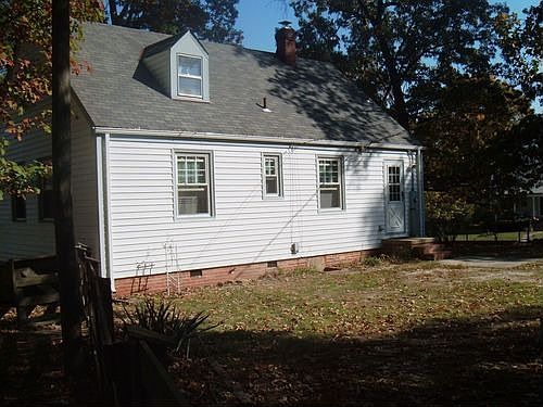 Large, fenced back yard
