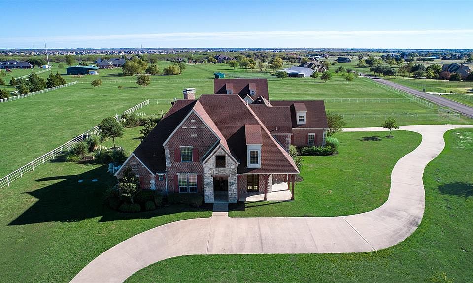 1st image of 939 Candice Cir