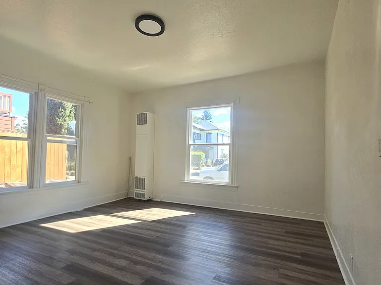 517 S Grape St #1 — Photo 5