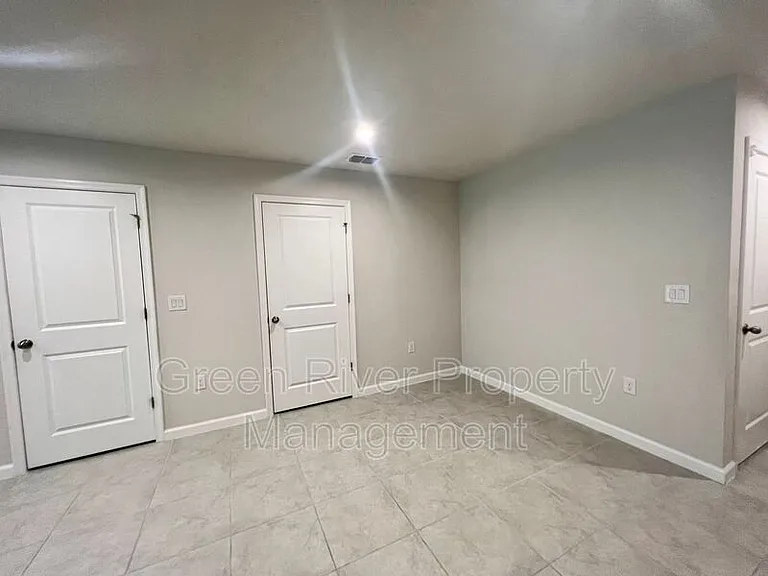 5953 Creekside Crossing Dr — Photo 12