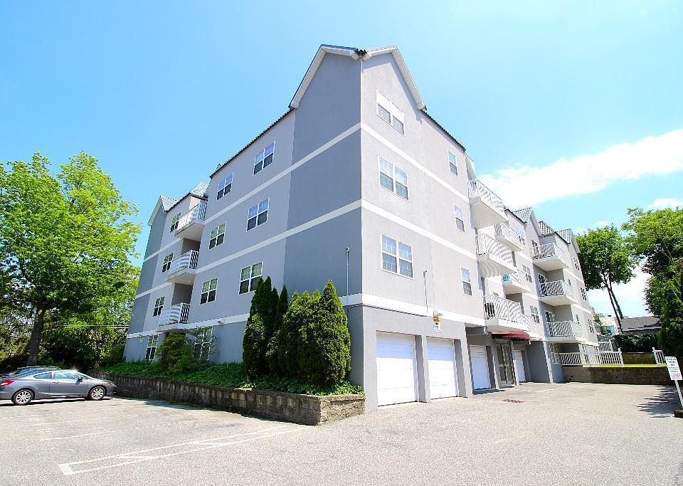 1st image of 111 S Broadway APT 2G