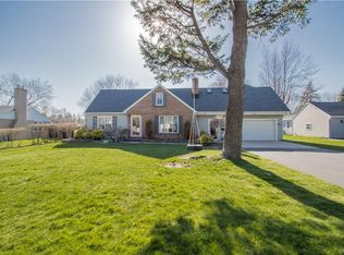 4124 Trailing Dr, Williamsville, NY 14221