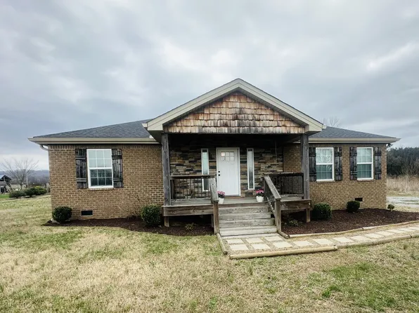 150 E Harris Rd, Bethpage, TN 37022