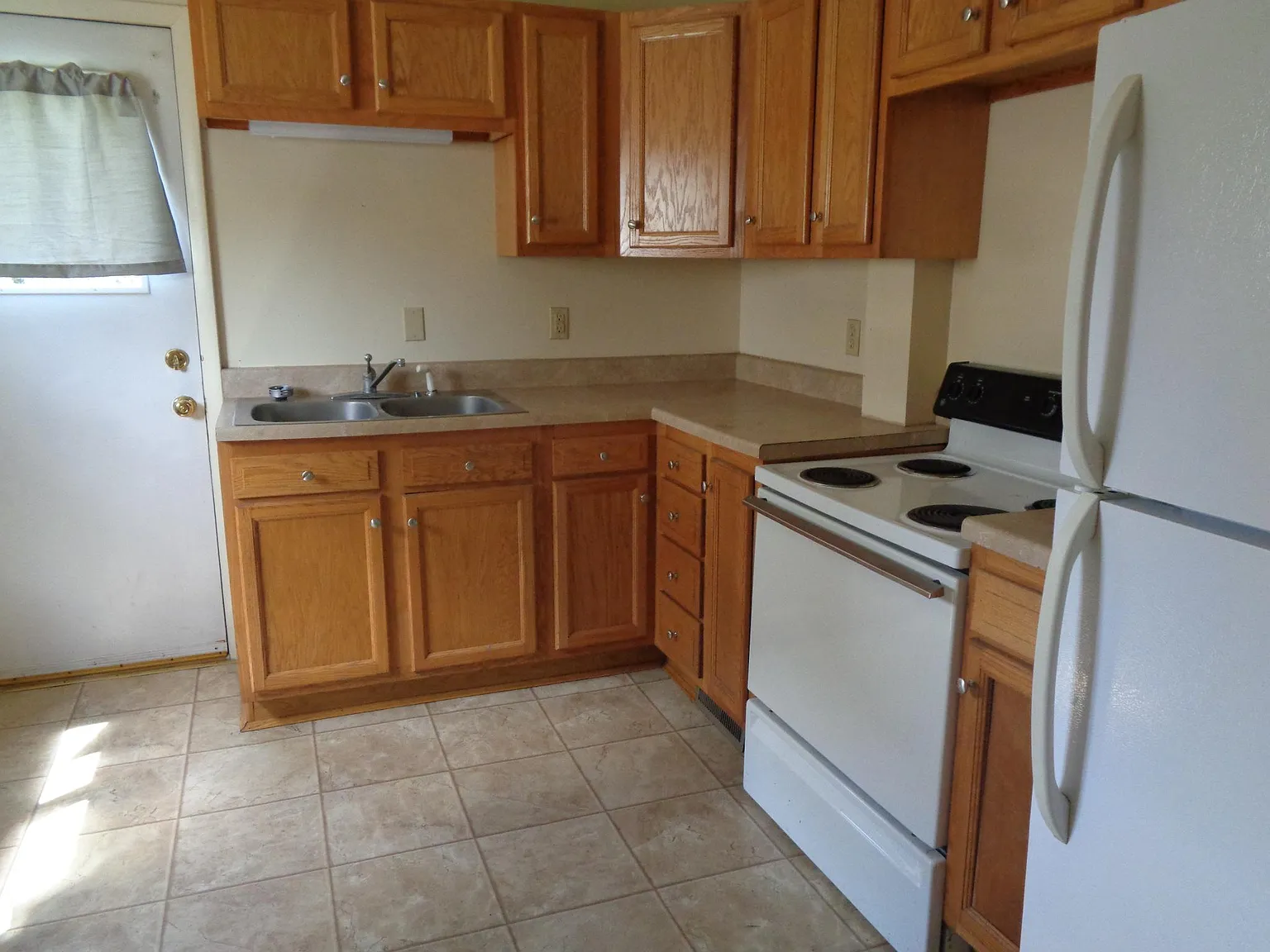 108 Grand Ave #A photo 1