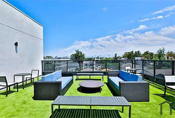 2 bed, 1200 sqft, $3,000 — Photo 3