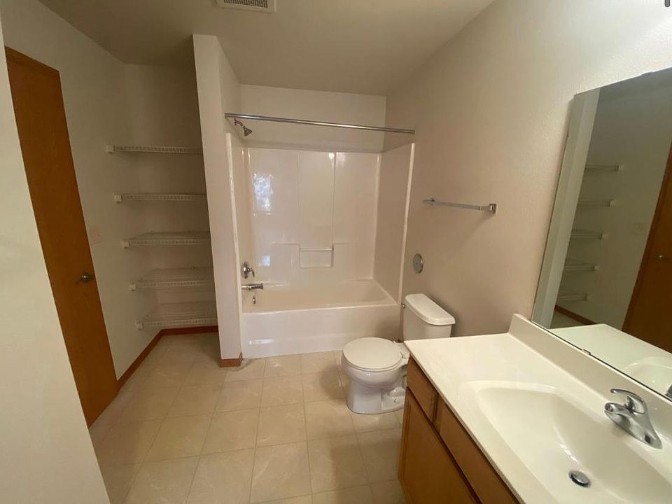 1st image of 6525 W Greenfield Ave