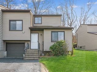 30 Spruce Ct, Fishkill, NY 12524