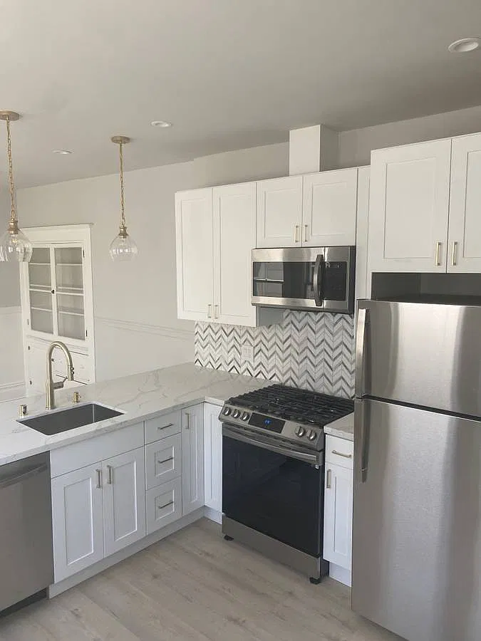 3 bed, $7,895 — Photo 1