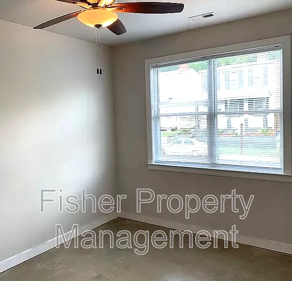 1415 Spotsylvania St — Photo 5