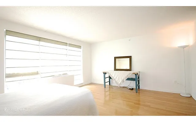 Rented by Douglas Elliman | media 26