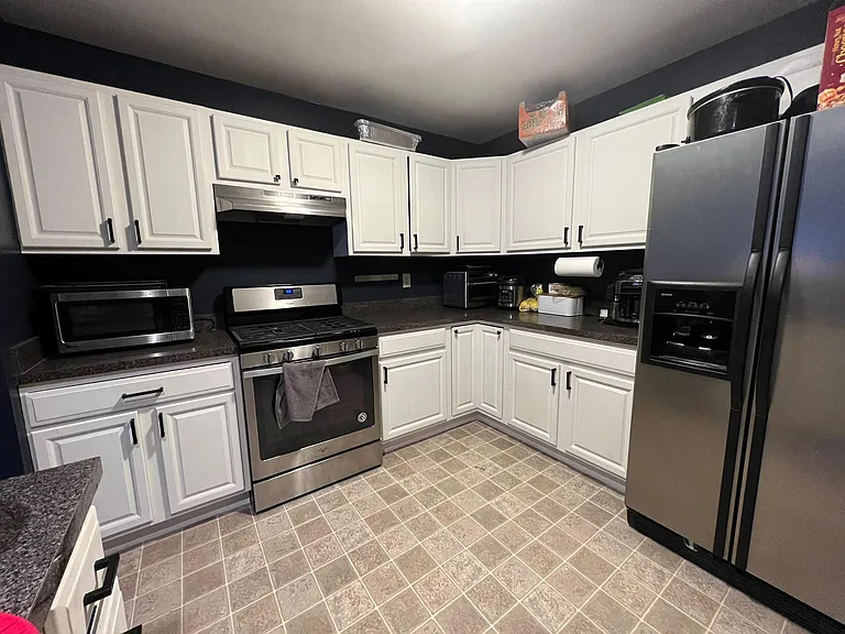126 Fairway Dr — Photo 2