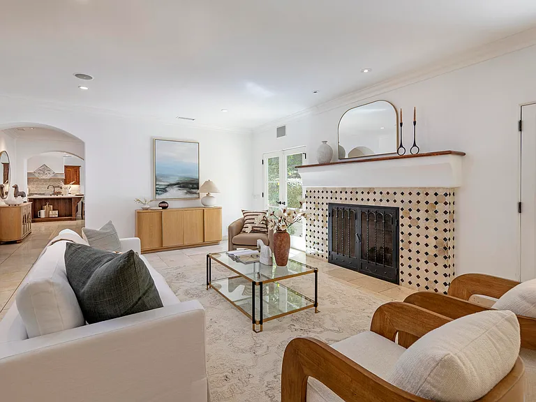 1493 Sycamore Canyon Rd — Photo 17