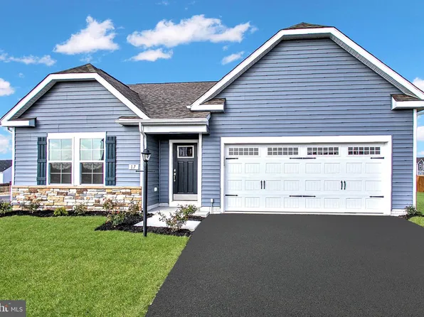 Edinburgh Court Cranberry Ii, Charles Town, WV 25414