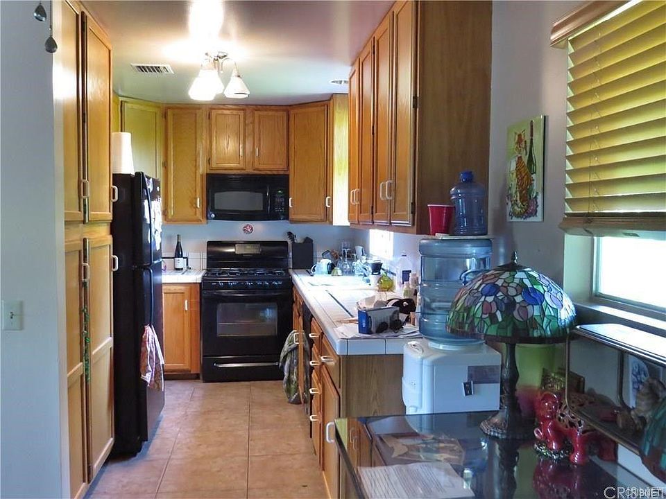 1st image of 22542 Clarendon St #2
