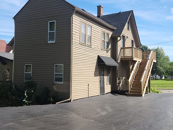 2nd image of 318 Lawrence Ave #5