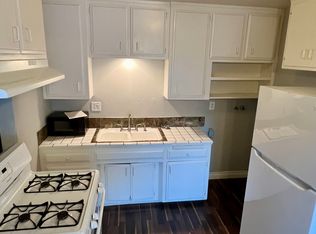 3257 Cerritos Ave, Signal Hill, CA 90755