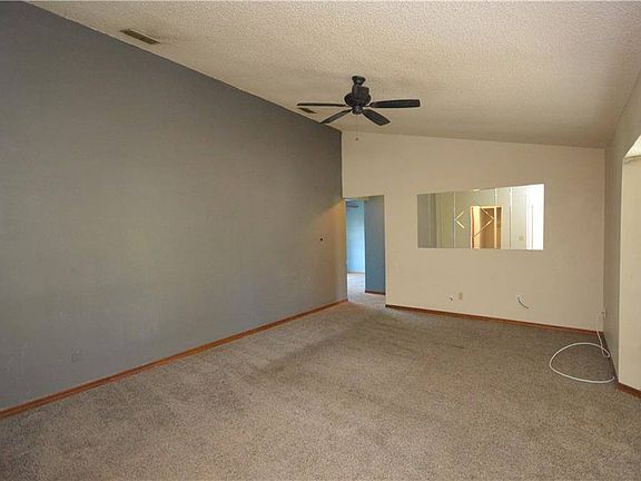 2nd image of 1396 Tivoli Dr