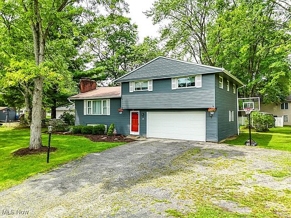 3rd image of 120 N Oakmont Dr
