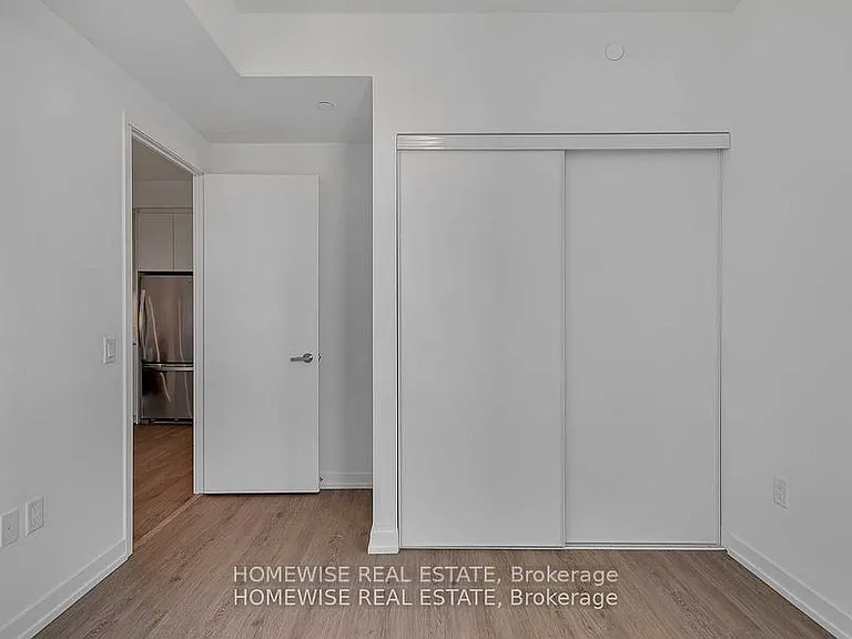 8868 Yonge St #1011E — Photo 12