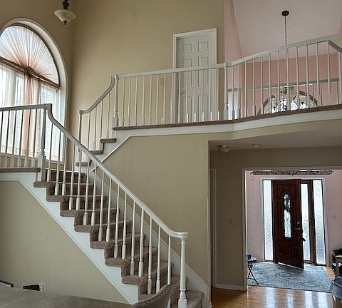 5th image of 22682 Bertram Dr