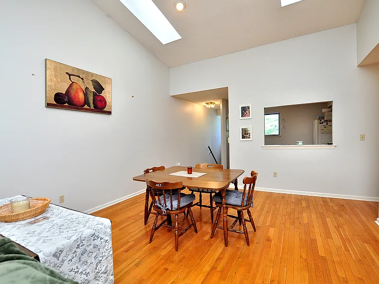 30 Simsbury Lndg #30 — Photo 22