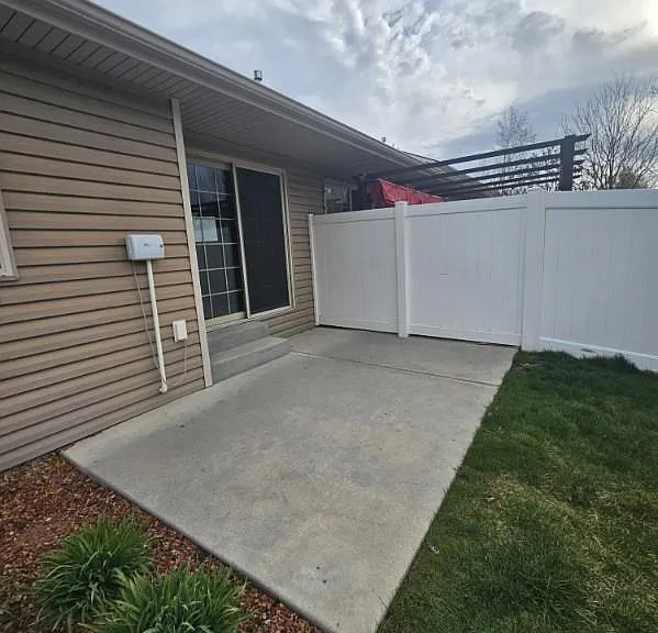 808 Royal Ave — Photo 9