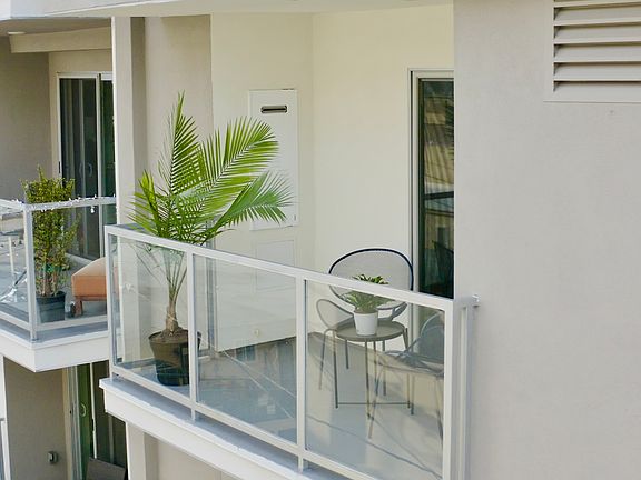 2nd image of 10608 Santa Monica Blvd #505