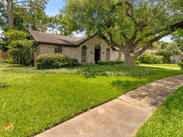 9211 Meaux Dr, Houston, TX 77031