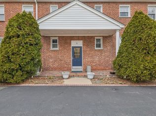 20 Gibson Ave APT 4E, Huntington, NY 11743
