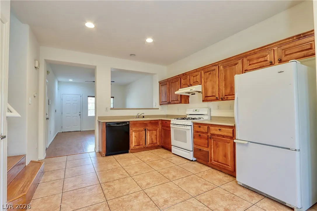 3 bed, 2.5 bath, 1292 sqft, $1,690 — Photo 4