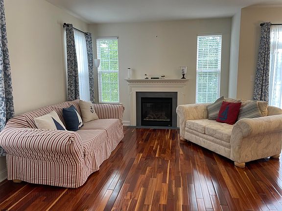 2nd image of 77 Meadow Cir