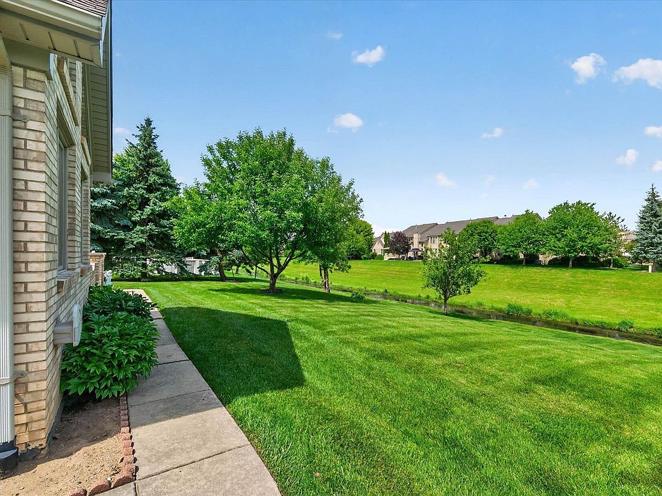 46640 Glen Pointe Dr, photo 16