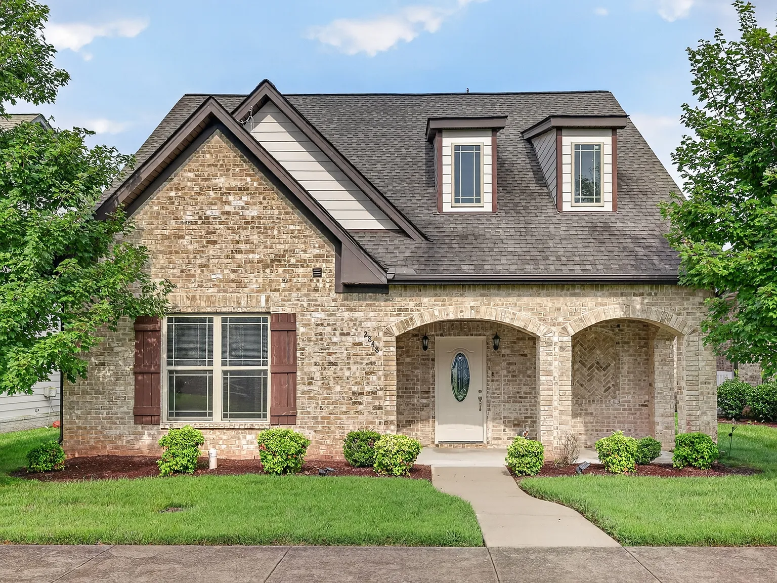 5 bed, 2.5 bath, 2546 sqft, $2,650 — Photo 3