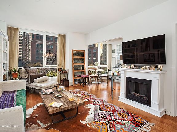 2nd image of 200 Chambers St APT 3B