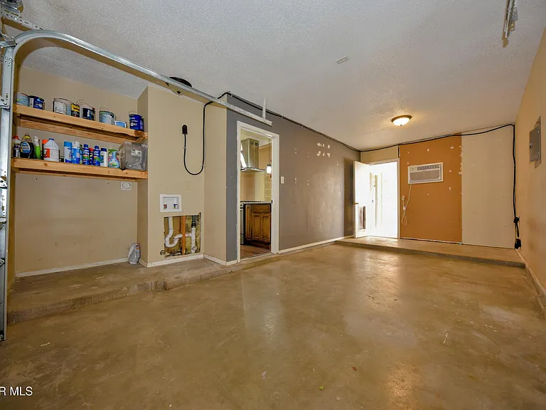 10348 Darin Rd — Photo 42