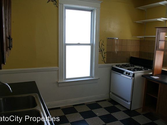4th image of 2846 N Holton St