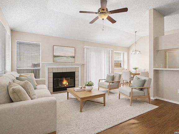 4th image of 11414 Red Feather Ln.