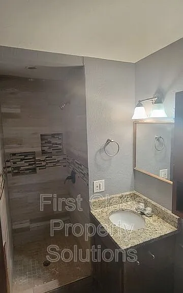 661 NW 16th St — Photo 6