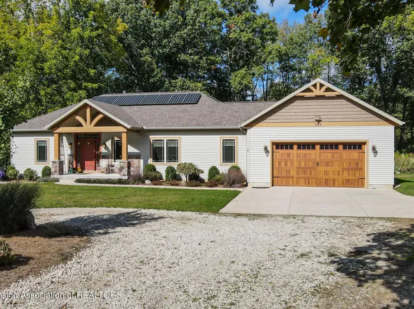 1824 Towner Rd, Haslett, MI 48840