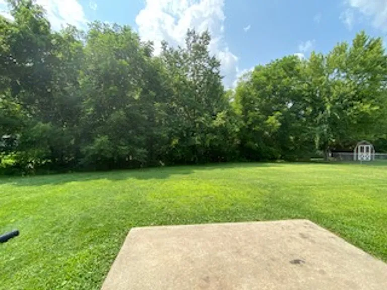 819 Colonial Manor Dr — Photo 21