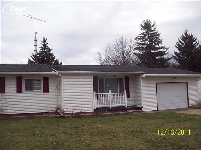 3293 Southgate Dr photo 1