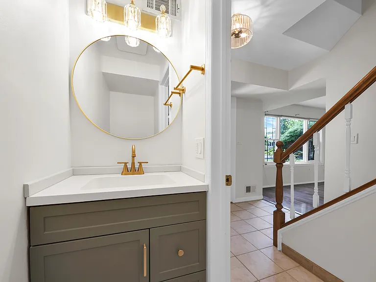 19 Pierson Dr — Photo 25