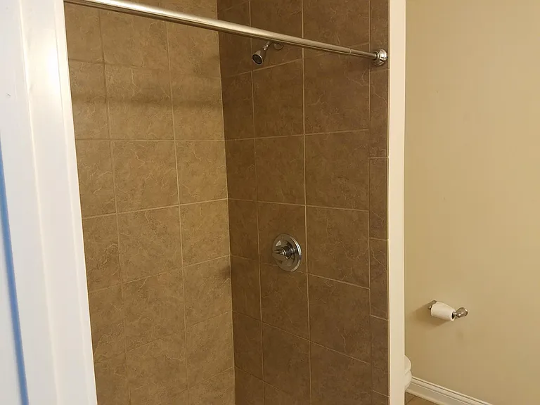 1052 Hunterallen Dr — Photo 13