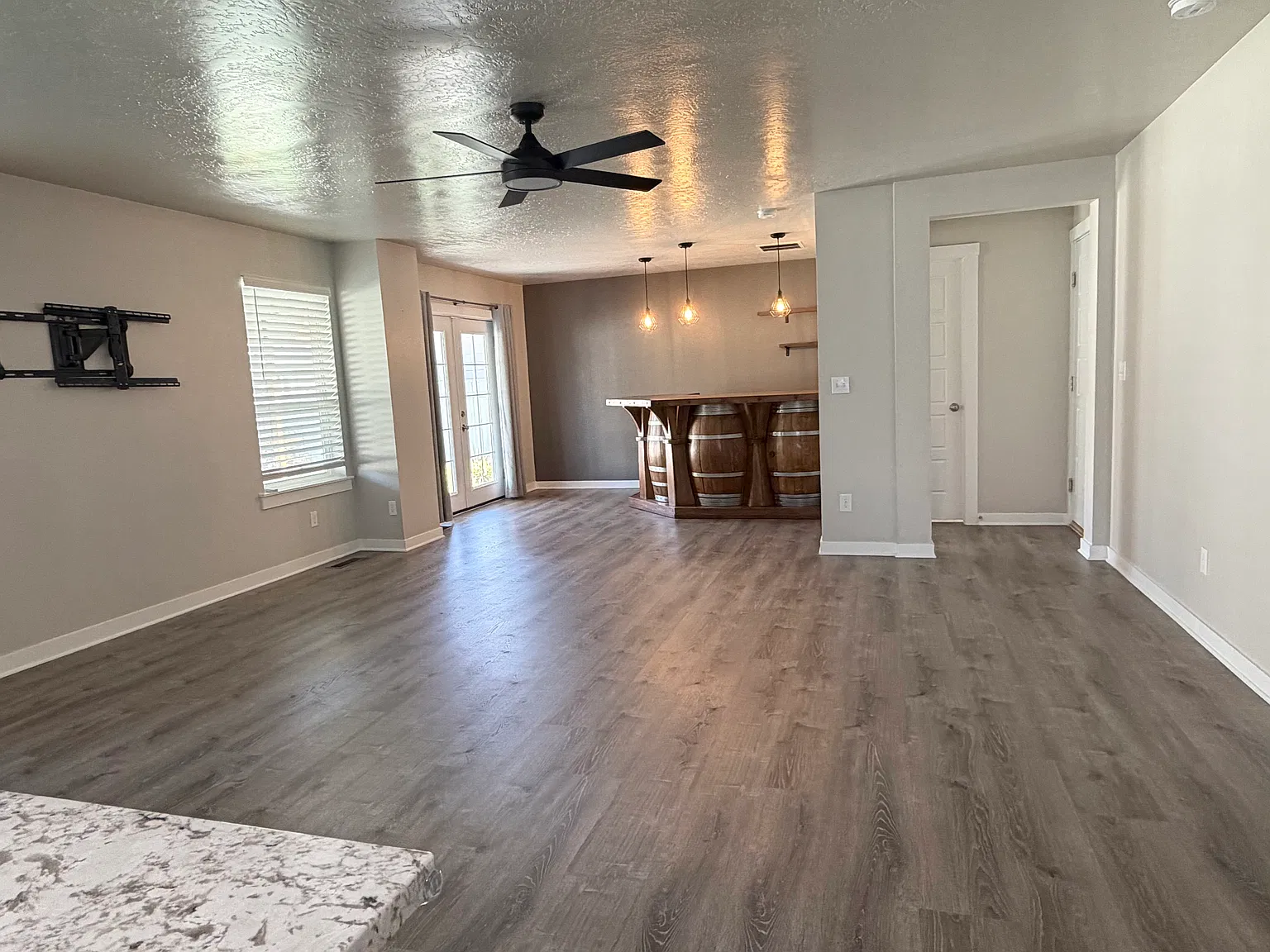 4 bed, 2.5 bath, 2650 sqft, $2,700 — Photo 4