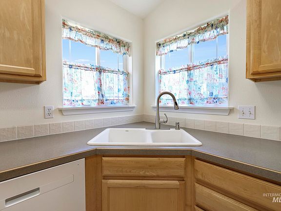 5th image of 2448 Cedarchip Rd