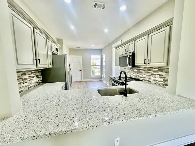 47 Tupelo Ct — Photo 6