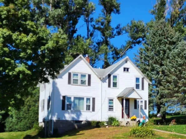 3304 218th Ave, Decorah, IA 52101