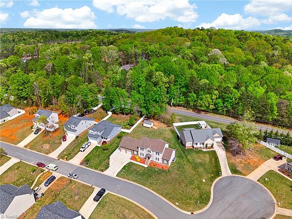 2nd image of 1646 Johnnys Way Rd