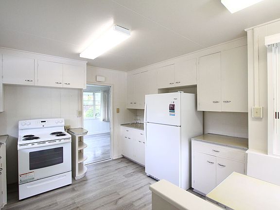 2nd image of 3509 Akaka Pl