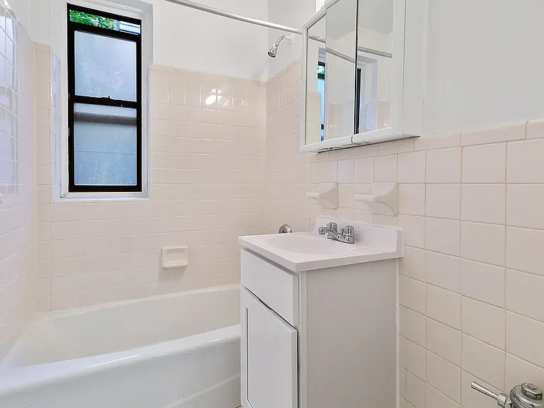 3615 Greystone Ave #5H — Photo 5